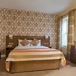 Hotel Holyrood - Leisure Centre & The At Orchids 4*