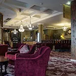 호텔 Holyrood - Leisure Centre & The At Orchids