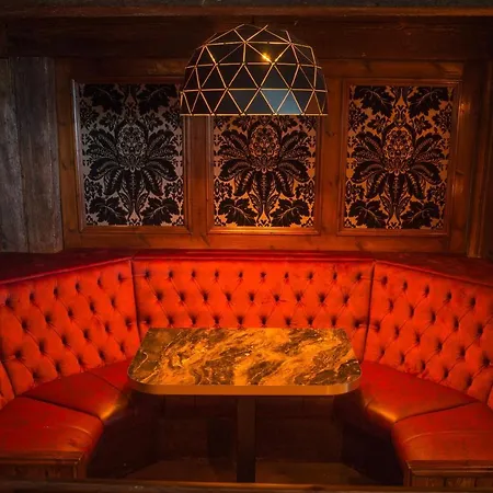 Holyrood - Leisure Centre & The At Orchids 4* 班多伦