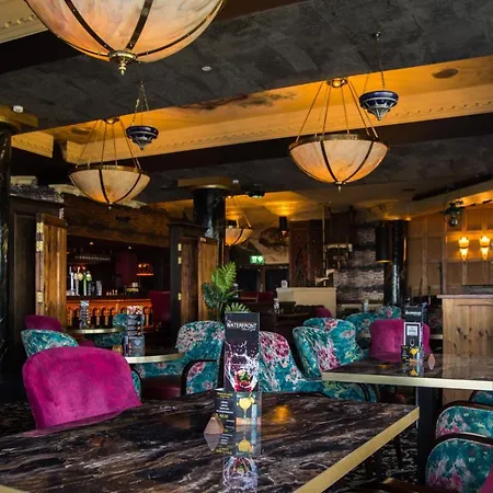 Hotel Holyrood - Leisure Centre & The At Orchids Bundoran