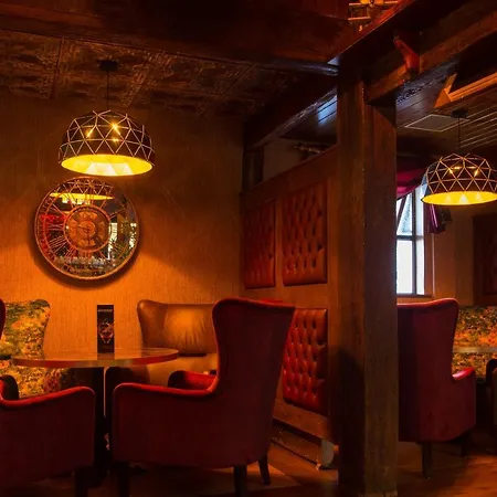 酒店 Holyrood - Leisure Centre & The At Orchids