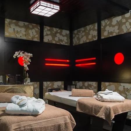 Holyrood - Leisure Centre & The At Orchids 4* Bundoran