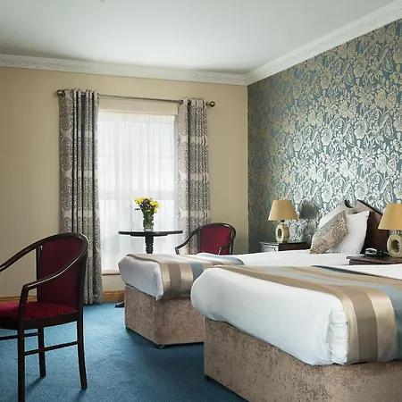 Holyrood - Leisure Centre & The At Orchids Hotel 4*