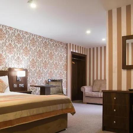 Hotel Holyrood - Leisure Centre & The At Orchids