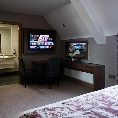 Holyrood - Leisure Centre & The At Orchids Hotel 4*