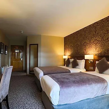 Holyrood - Leisure Centre & The At Orchids 4*
