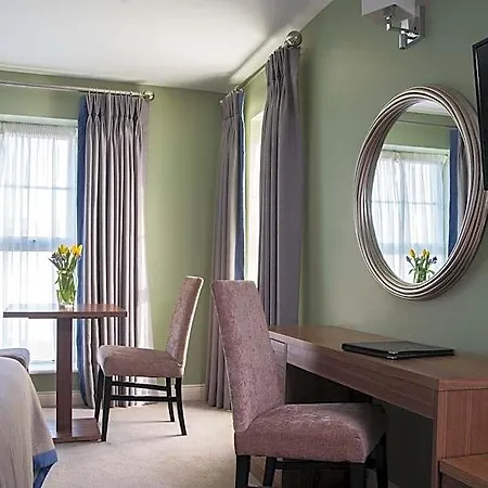 Holyrood - Leisure Centre & The At Orchids Hotel 4*