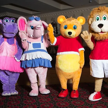 Holyrood - Leisure Centre & The At Orchids 酒店