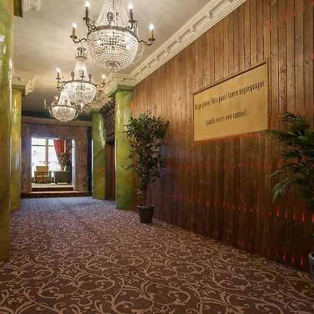 Holyrood - Leisure Centre & The At Orchids Hotel