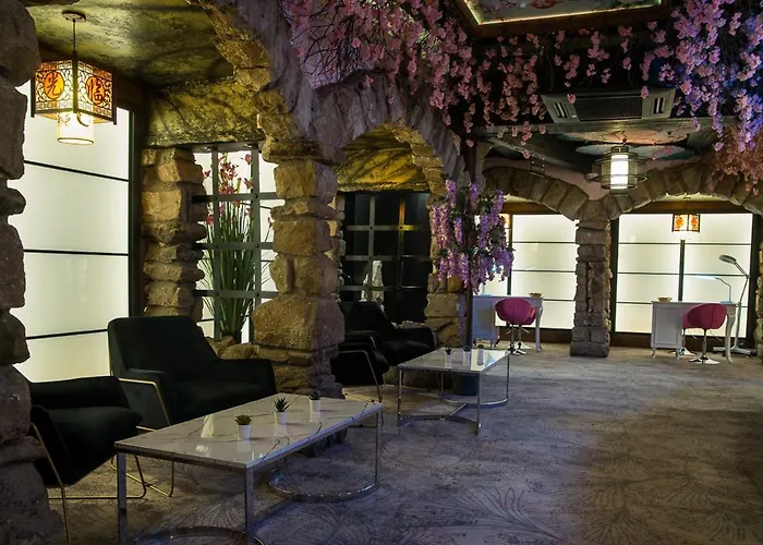 Hotel Holyrood - Leisure Centre & The At Orchids Bundoran