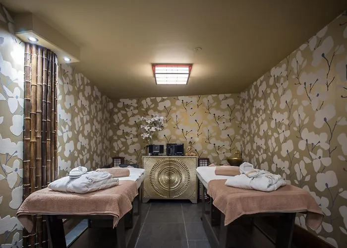 Holyrood - Leisure Centre & The At Orchids Bundoran