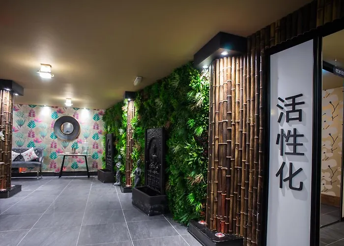 Holyrood - Leisure Centre & The At Orchids