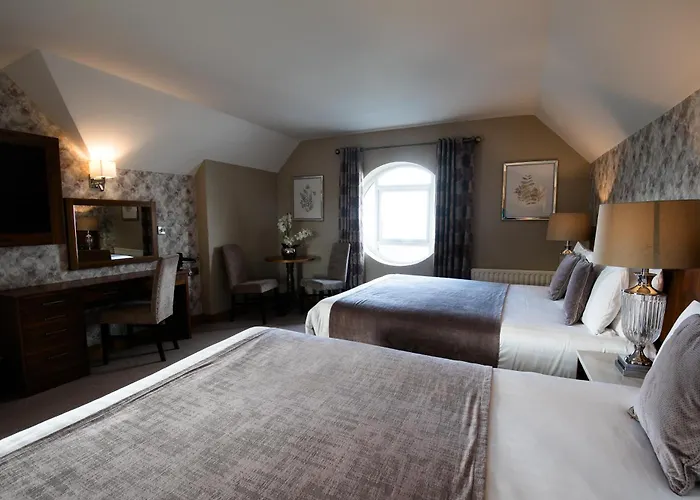 Hotel Holyrood - Leisure Centre & The At Orchids