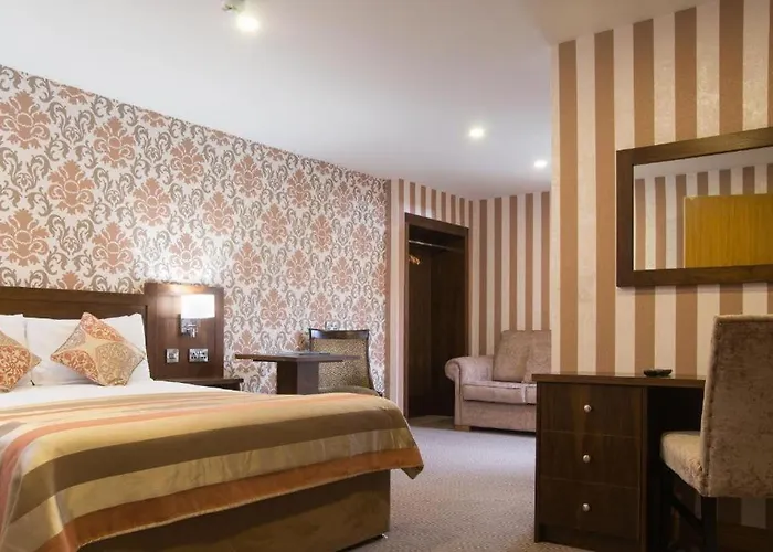 Hotel Holyrood - Leisure Centre & The At Orchids