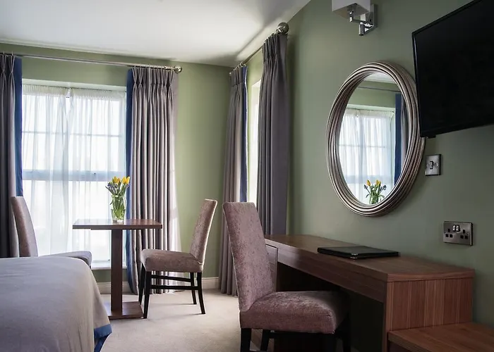 Holyrood - Leisure Centre & The At Orchids 4*