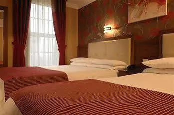 Hotel Holyrood - Leisure Centre & The At Orchids