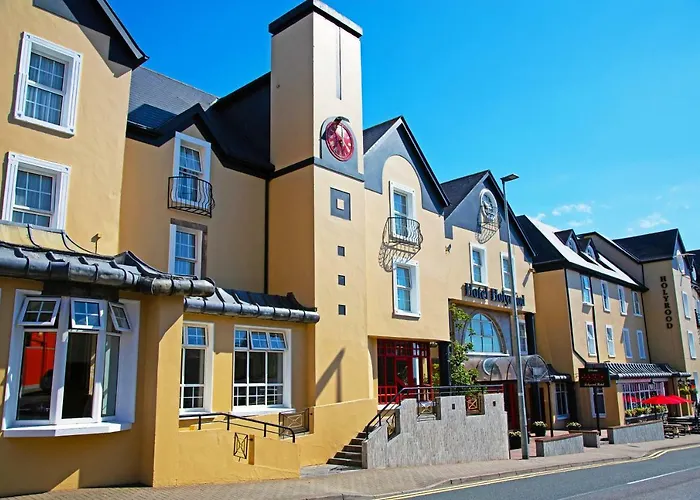 Holyrood - Leisure Centre & The At Orchids Hotel 4*